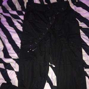 black cargo pants w/ belt